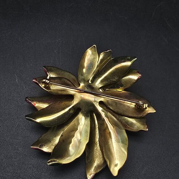 Red Enamel Poinsettia Flower Brooch Vintage Christmas Jewelry - Picture 3 of 6
